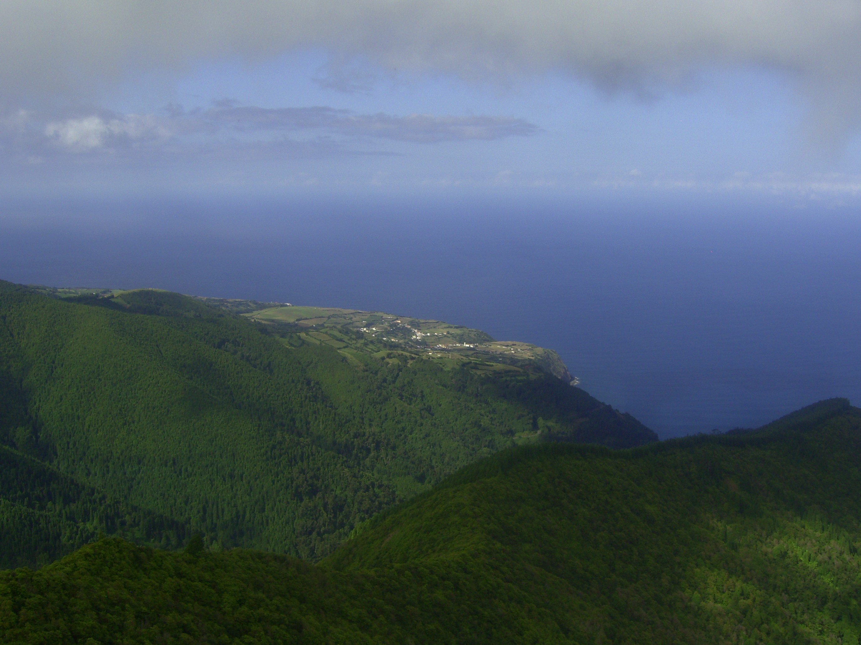 Vue plongeante sur la mer